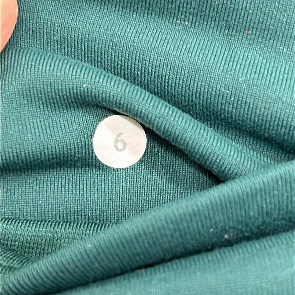 Lululemon Essential Rhythm Pant sz 6 - Picture 5 of 6